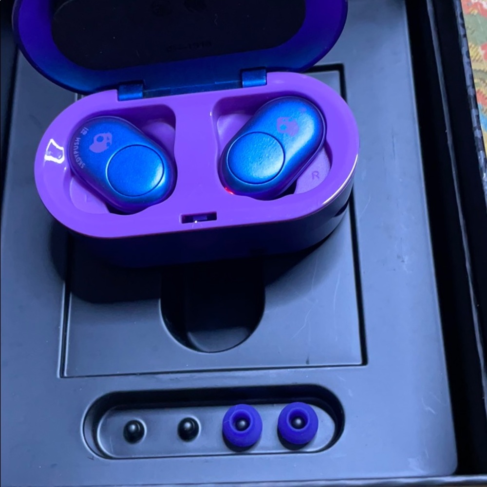 Skull Candy wireless push earbuds